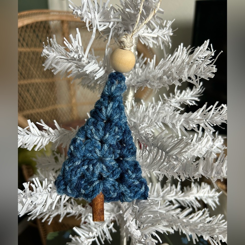 Crochet Christmas tree ornament
